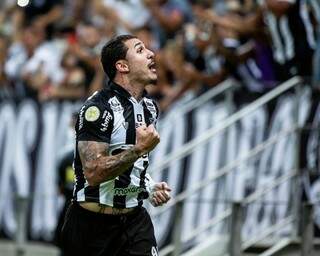 Com gols de Vina e Marlon, Cear&aacute; vence o Sport por 2 a 1