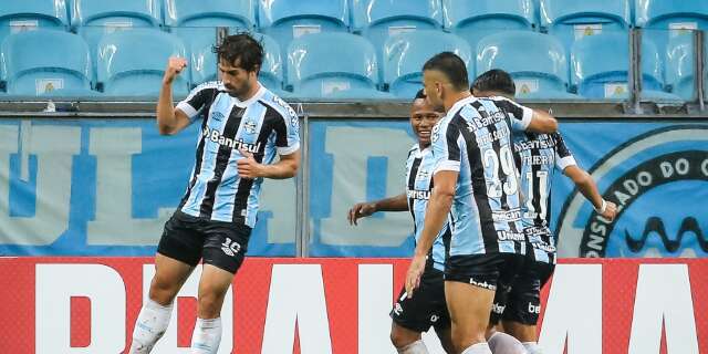 Gr&ecirc;mio decide logo no primeiro tempo e vence Bragantino por 3 a 0 