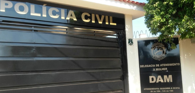 Ap&oacute;s esfaquear mulher no pesco&ccedil;o, ex-marido ateia fogo na casa dela 