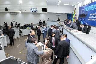 Vereadores durante sessão ordinária desta terça-feira. (Foto: Divulgação/CMCG)