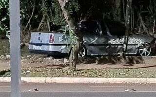B&ecirc;bado, motorista perde controle, invade &aacute;rea do Ex&eacute;rcito e acaba preso