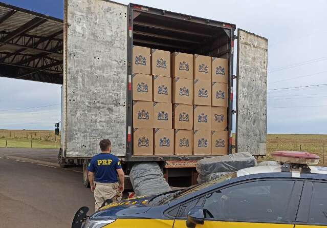 Pol&iacute;cia apreende mais 25 mil pacotes de cigarro, 2&ordm; caso em dois dias