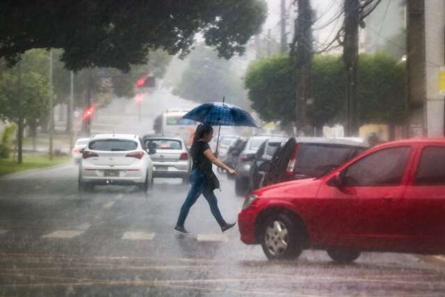 Inmet alerta para chuva intensa em todo o Estado