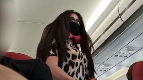 Passageira é expulsa de voo da Latam por se recusar a usar máscara