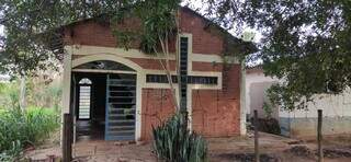 Homem &eacute; encontrado morto em igreja abandonada na BR-163 