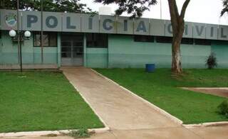 Jovem de 28 anos &eacute; encontrada morta em riacho