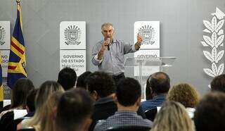 Governador Reinaldo Azambuja durante agenda hoje. (Foto: Chico Ribeiro/Subcom-MS)