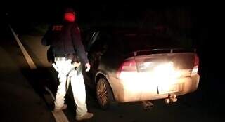Traficante abandona carro com meia tonelada de maconha em persegui&ccedil;&atilde;o 