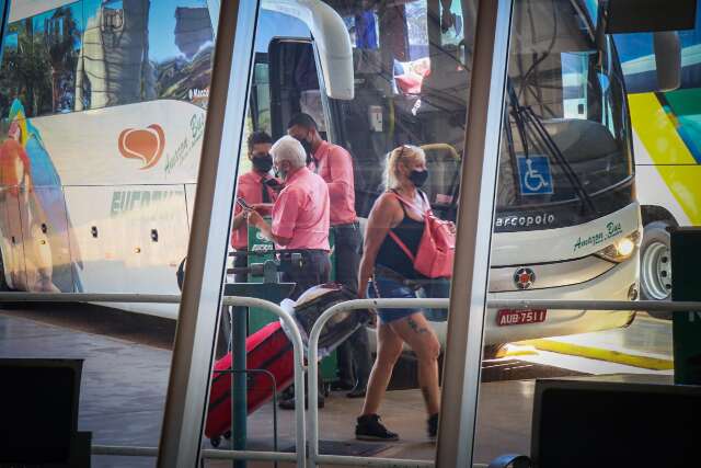 Quase 40% dos leitores afirma que trocou avi&atilde;o por &ocirc;nibus em viagem