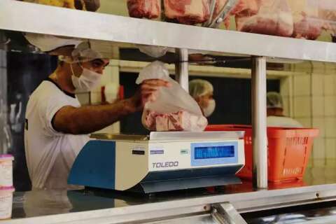 Prefeitura reajusta em 34% valor pago em 70 mil quilos de carne moída