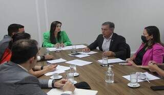 Deputada Mara Caseiro e titular da Sejusp, Antônio Carlos Videira em reunião na Assembleia. (Foto: Sejusp)