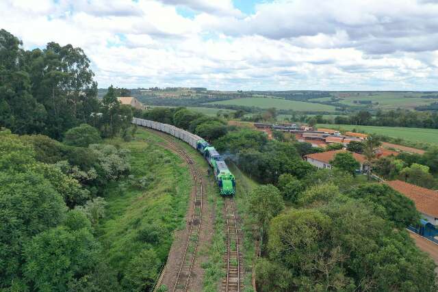 Governador entrega hoje relat&oacute;rio ambiental da Nova Ferroeste