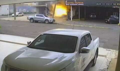 Vídeo mostra início do incêndio que matou jovem em tapeçaria 