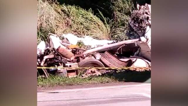 Identificado motorista que morreu preso &agrave;s ferragens ap&oacute;s carreta tombar em BR