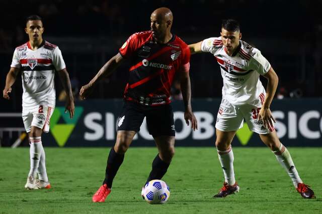 S&atilde;o Paulo e Athletico-PR n&atilde;o saem do empate em 0 a 0 no Morumbi