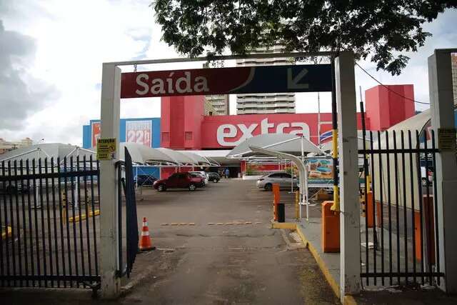 Vendido, Extra soma multas de R$ 237 mil por in&uacute;meros problemas