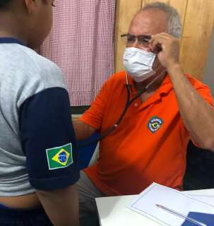 "É nosso carinho", diz médico que há 9 anos atende pacientes no Pantanal