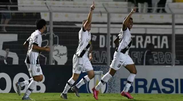 De virada, Ponte Preta vence o Coritiba por 3 a 2