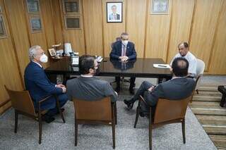 Equipe da TV Senado visitou Alems ontem. (Foto: Cyro Clemente)