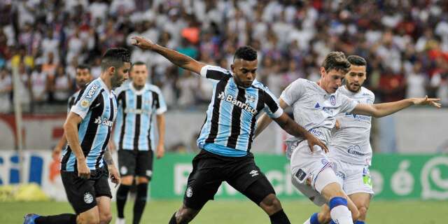 Bahia vence o Gr&ecirc;mio por 3 a 1 e deixa a zona de rebaixamento 