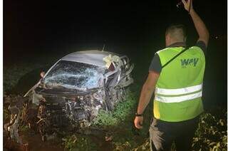 Beb&ecirc; perde a perna ap&oacute;s colis&atilde;o entre carreta e carro na MS-306 