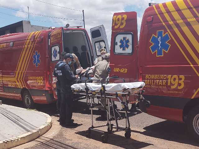 Esfaqueado, homem desce rua pedindo socorro na Vila Margarida