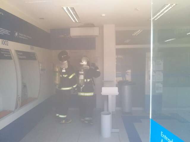 Pane na rede el&eacute;trica provoca inc&ecirc;ndio em ag&ecirc;ncia banc&aacute;ria de Porto Murtinho