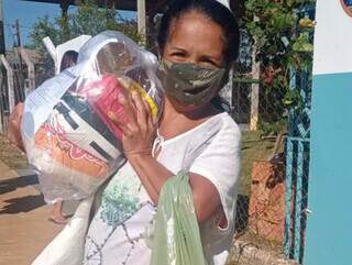 Famílias recebem alimentos todos os meses (Foto: Obras Sociais Anália Franco/Divulgação)