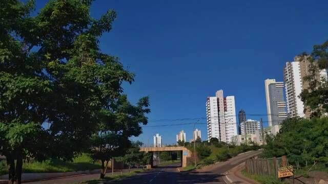 Domingo tem previsão de chuva com queda de granizo e ventania