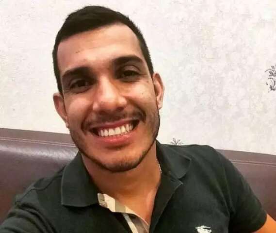Estelionat&aacute;rio ferido em atentado com 8 tiros recebe alta na Santa Casa