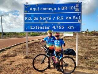 Roberto e a esposa Rosilene serão desafiados nas 12h de pedalada em esteira de treino. (Foto: Arquivo Pessoal)