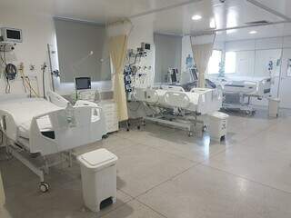 Leitos de terapia intensiva em hospital particular, em Campo Grande. (Foto: Arquivo/Campo Grande News)