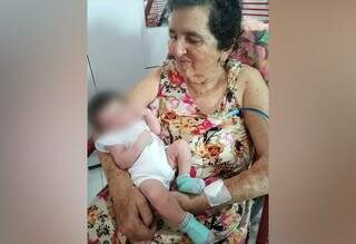 Maria Gomes Ferreira, de 72 anos, ficou com o rosto desfigurado após acidente em hospital. (Foto: Arquivo de família)