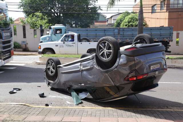 B&ecirc;bado, motorista que se envolveu em capotagem pagou fian&ccedil;a e foi liberado 