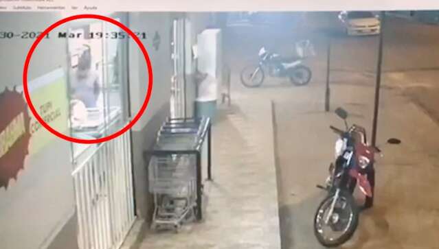 V&iacute;deo mostra momento em que mec&acirc;nico &eacute; morto por pistoleiros na fronteira