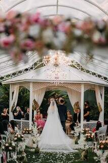 Casamento sendo realizado no espaço Recanto do Sabiá. (Foto: Nogueira Filmes)