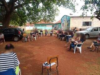 Comunidade recebendo atendimento na instituição (Foto:  ACIESP/Divulgação)
