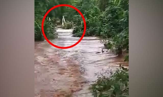 Rio Negro contabiliza estragos ap&oacute;s chuva forte destruir pontes e estradas