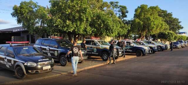 Com 60 policiais, Opera&ccedil;&atilde;o Narco Satura&ccedil;&atilde;o cumpre mandados de busca e apreens&atilde;o
