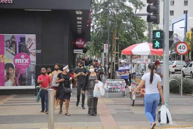 Com&eacute;rcio pode funcionar at&eacute; &agrave;s 20h a partir deste s&aacute;bado
