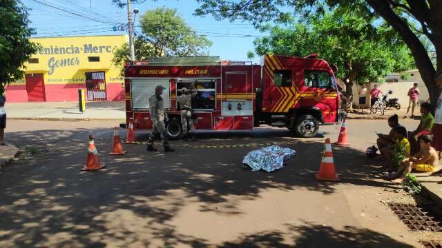 Funileiro morre atropelado por caminh&atilde;o de g&aacute;s e motorista foge do local 