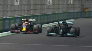 Max Verstappen (Red Bull) e Lewis Hamilton (Mercedes) estão empatados na competição e dicidem títul na última prova, semana que vem. (Foto: Reprodução) 