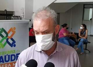 Secretário de Saúde, Geraldo Resende, durante entrevista nesta manhã. (Foto: Divulgação)