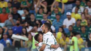 Gabriel Veron e Garcia comemoram gol do Palmeiras sobre o Cuiabá na rodada passada. (Foto: Divulgação)