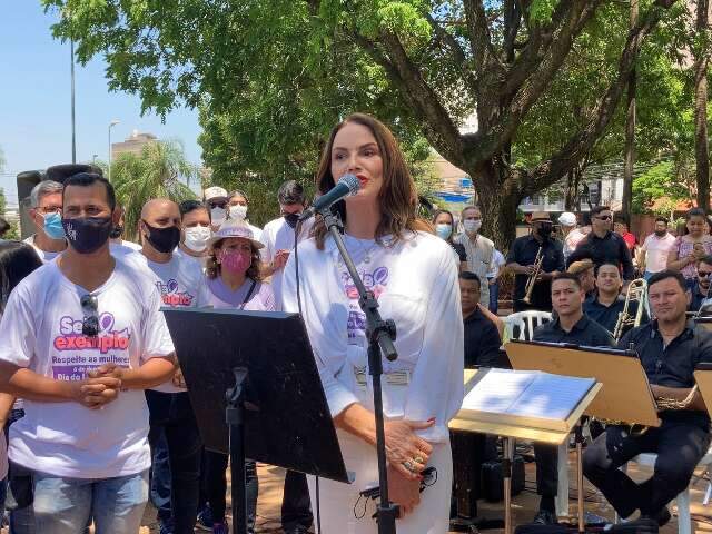 Com Luiza Brunet e pai de v&iacute;tima, marcha quer homens em defesa das mulheres