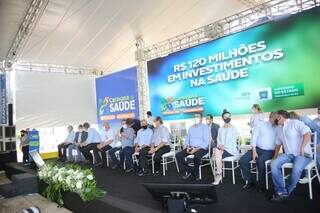 O governador Reinaldo Azambuja e o secretário de Estado de Saúde, Geraldo Resende, lançaram na última quinta-feira (2), a nova etapa da Caravana da Saúde. (Foto: Paulo Francis)