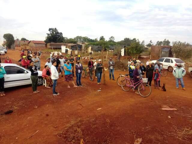 Moradores planejam manifesta&ccedil;&atilde;o em prefeitura ap&oacute;s ordem de despejo 