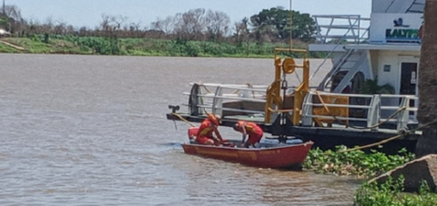 Homem desaparece no Rio Paraguai durante banho e bombeiros fazem buscas