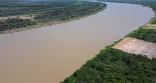 Local onde será construída ponte sobre o Rio Paraguai, que vali ligar os muncípios de Porto Murtinho, no Brasil, e Carmelo Peralta, país vizinho (Foto: Divulgação/Governo do Estado)