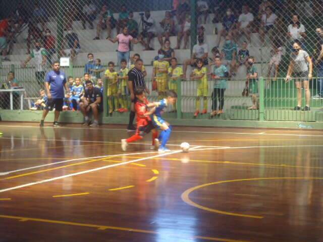 Torneio de futsal define campe&otilde;es em quatro categorias neste s&aacute;bado